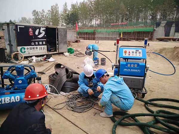 聚脲噴涂機(jī)JNJX-H5600(T)客戶(hù)培訓(xùn)