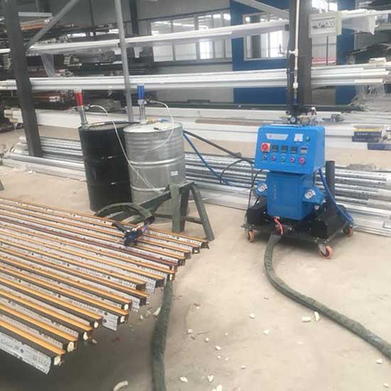 JNJX-Q2600(D)型聚氨酯斷橋鋁填充發泡機