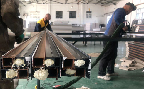 鋁型材填充發泡機(圖5)