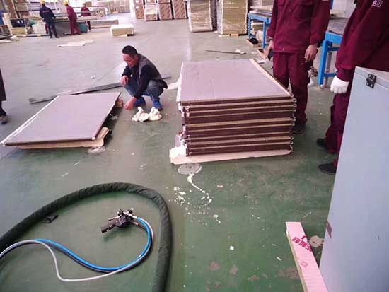 甲級(jí)防盜門(mén)填充發(fā)泡