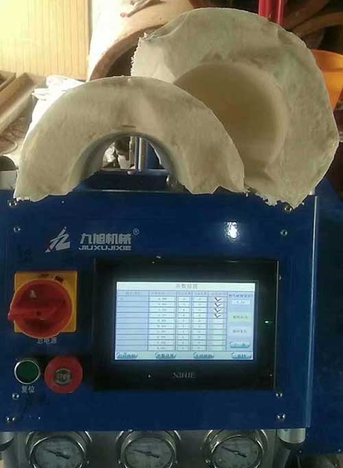 硬質聚氨酯瓦殼澆注