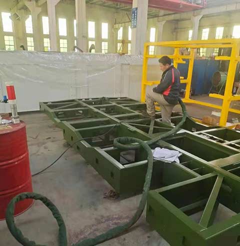 化工設備噴涂保溫(圖2) 設備框架保溫聚氨酯發泡施工